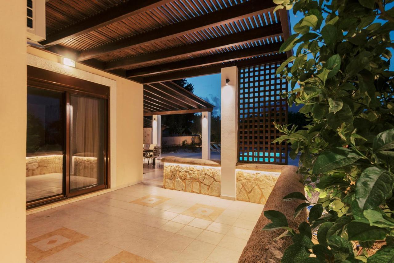 Villa Maribia With Private Pool Gennadi Exteriör bild